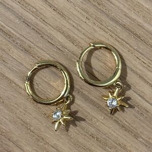 Amanda Deer Northstar Huggies, 14 kt gold plated